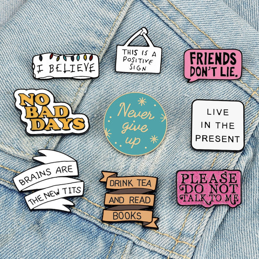 Cita divertido alfileres esmaltados Live Life broches felices Pin de solapa carta de poder personalizado camisa bolsa insignia motivacional amigos regalo joyería